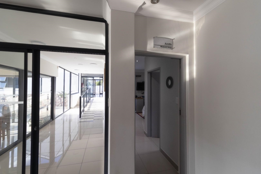 7 Bedroom Property for Sale in Sandbaai Western Cape